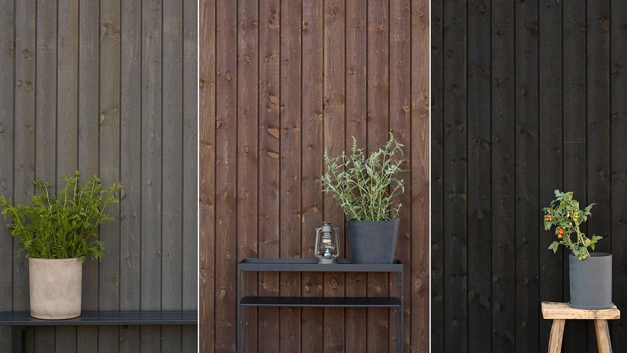 Norrøn kjernekledning fra Hasås i tre ulike farger: grå, brun og svart.