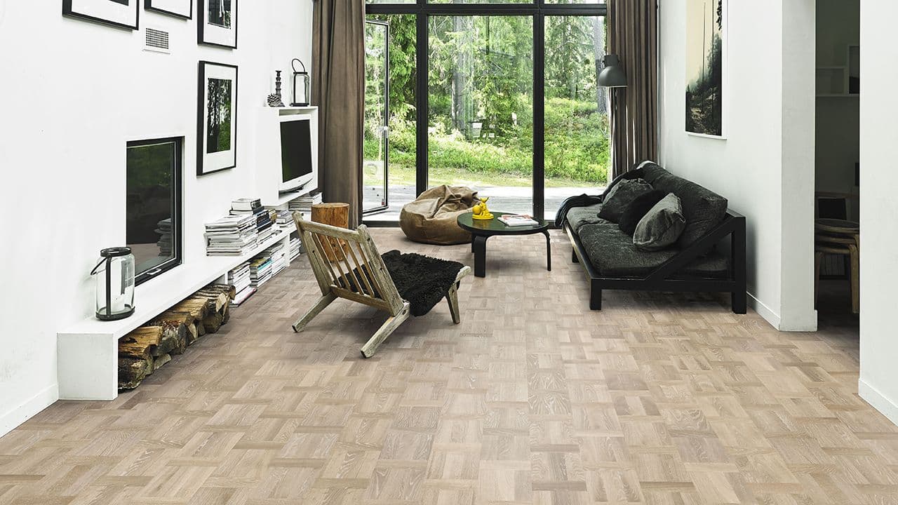 Stue med sofa og stol