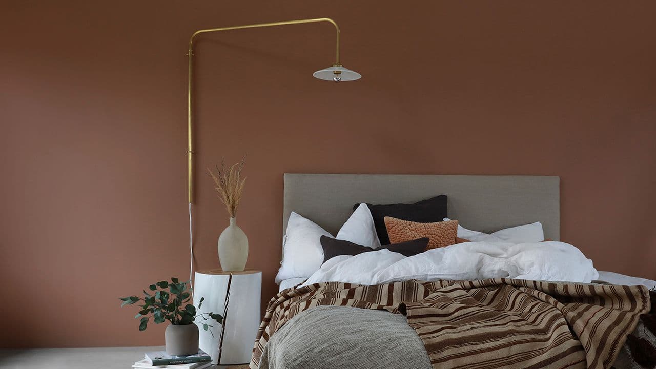 Walls2Paint veggplater malt med Jotun Lady 11175 Adventure.