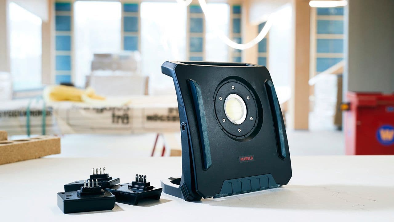 Mareld arbeidslampe med adaptere.