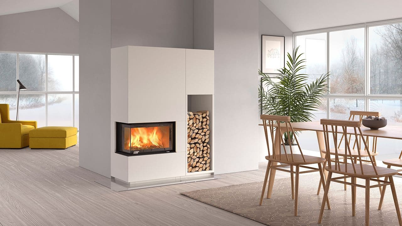 stue med peis og stoler