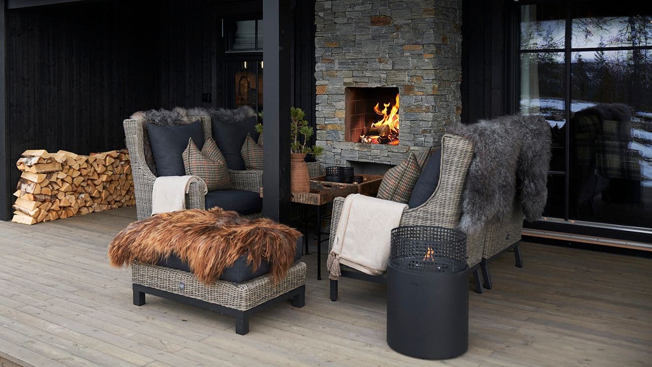 Royalimpregnerte terrassebord på terrasse med utepeis.