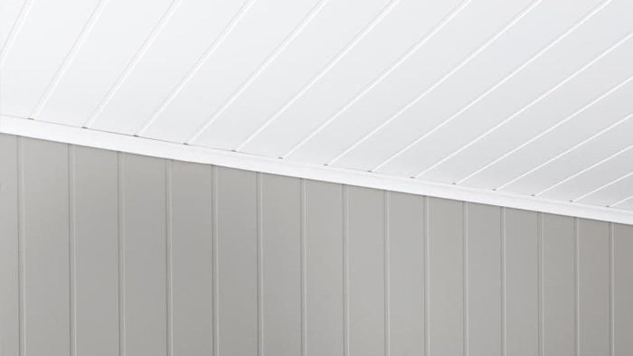 Treplate på vegg og himling.