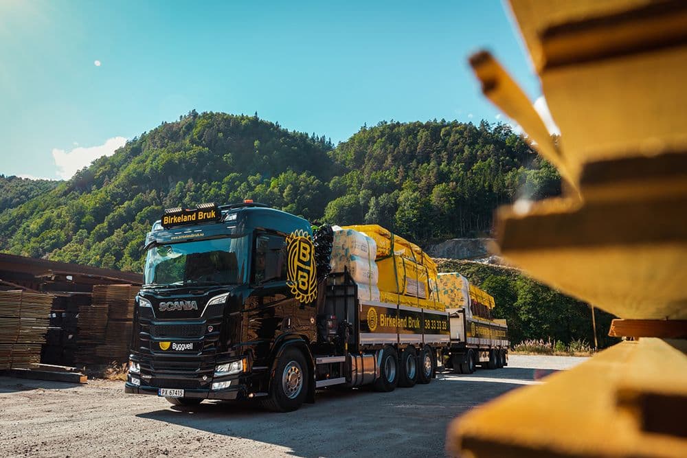 en lastebil fra Birkeland Bruk