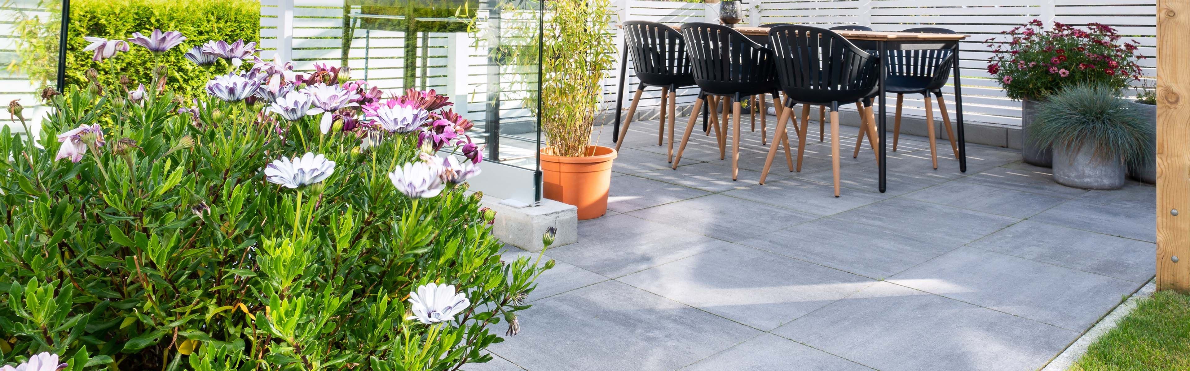 Multiblokk belegningsstein på uteplass.